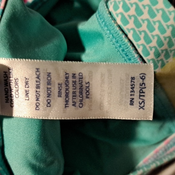 Vineyard Vines girls size xs or 5/6 whale designed swim top - Picture 2 of 4